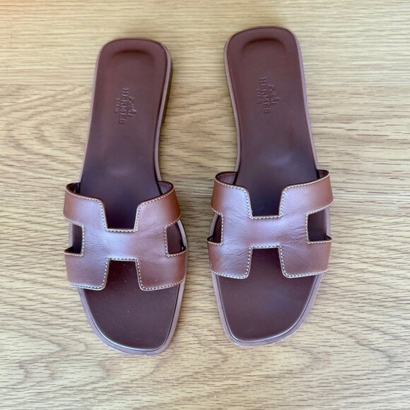 Hermes Oran Sandals Size 38.5 US Size 8 Includes Box, Dust Bags, Receipt! - Picture 9 of 16